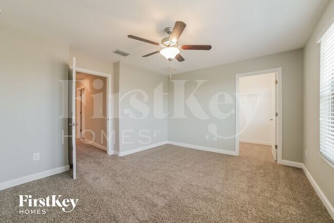 Building Photo - 9825 Ivory Dr