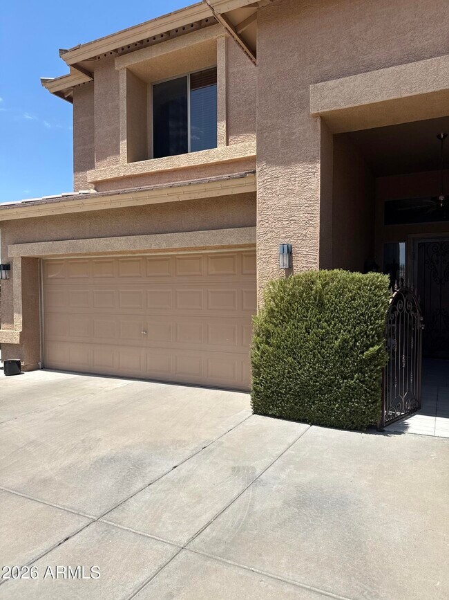 Building Photo - 3928 W Range Mule Dr