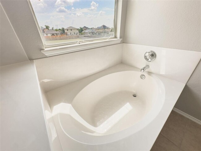 Building Photo - 9909 Fantail Ln