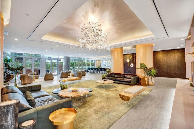 Building Photo - 488 NE 18th St