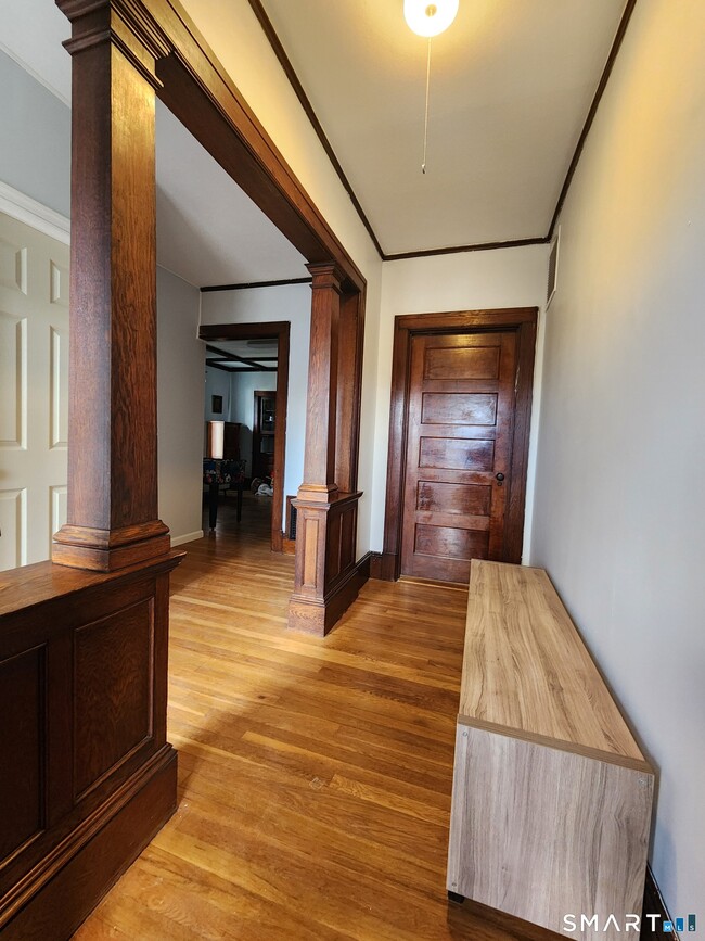 Building Photo - 458 Hillside Ave