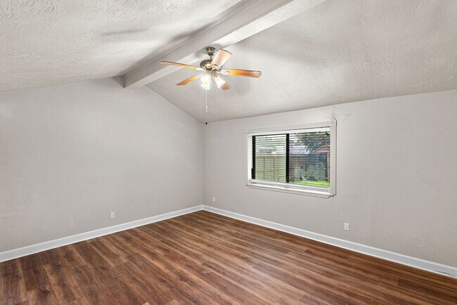 Building Photo - 14910 Grassington Dr