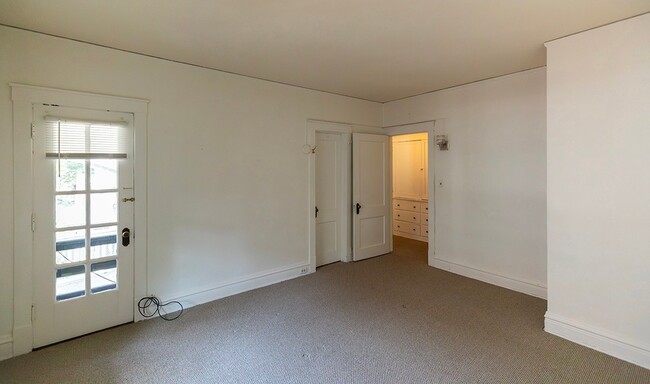 Building Photo - 202 Ridgeland Ave