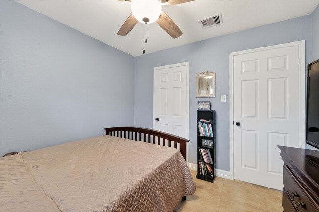 Building Photo - 18530 Trail Bend Ln