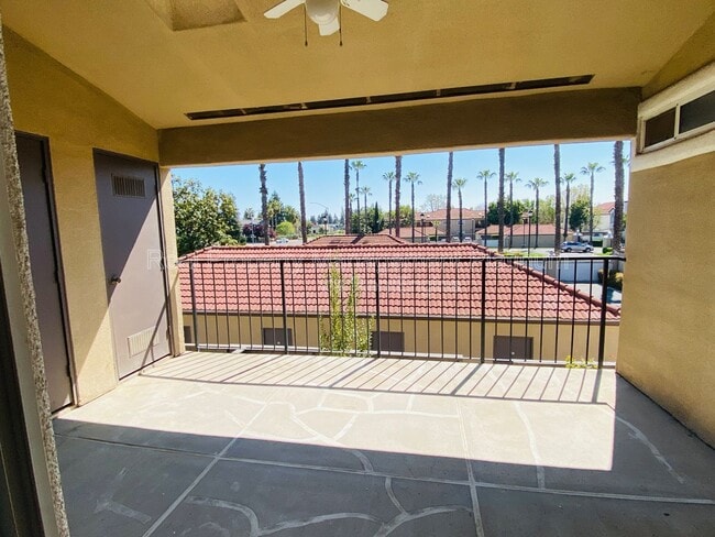 Building Photo - 8153 N Cedar Ave