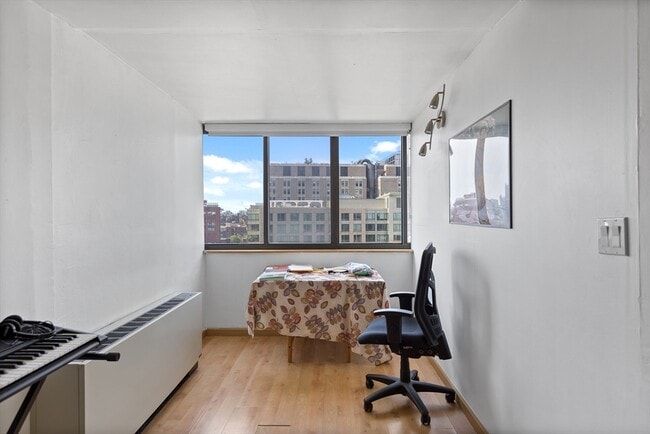 Building Photo - 8 Whittier Pl