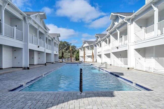 Building Photo - 100 Beach Dr