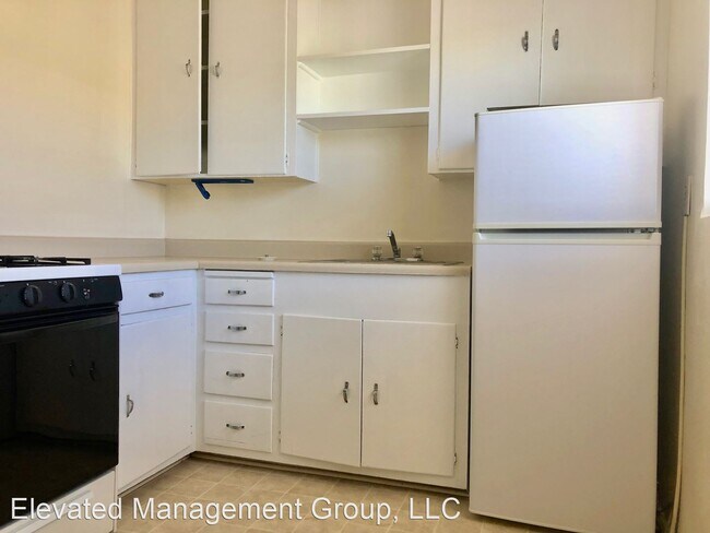 Building Photo - 507-511 Adams St NE