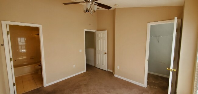 Building Photo - 14105 Christie Dr