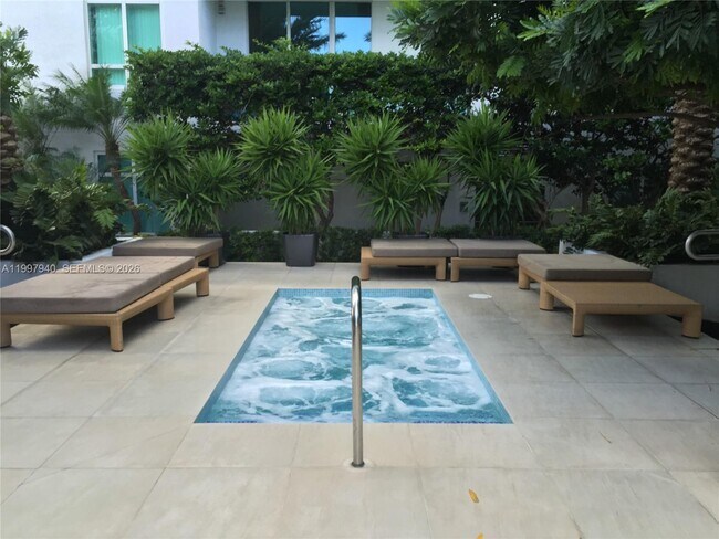 Building Photo - 951 Brickell Ave