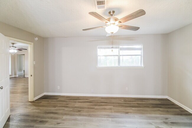 Building Photo - 3206 Teakwood Cir