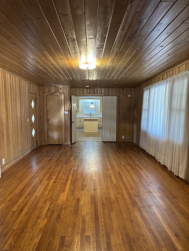 Building Photo - 2115 Galilee Rd