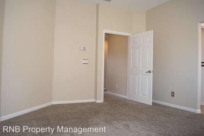 Building Photo - 4 br, 2.5 bath House - 5700 Lavender Court