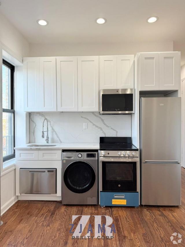 Building Photo - 2 bedroom in Brooklyn NY 11215