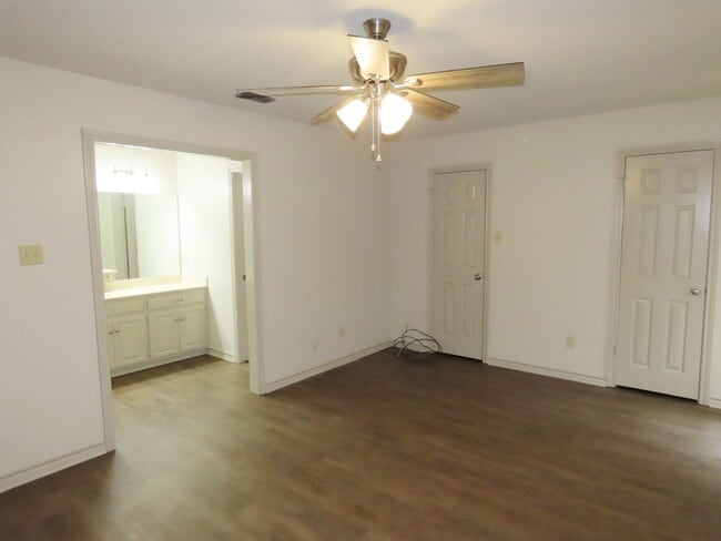 Building Photo - Whitehouse ISD! Beautifully Updated 3 Bedroom, 2 Bath Home