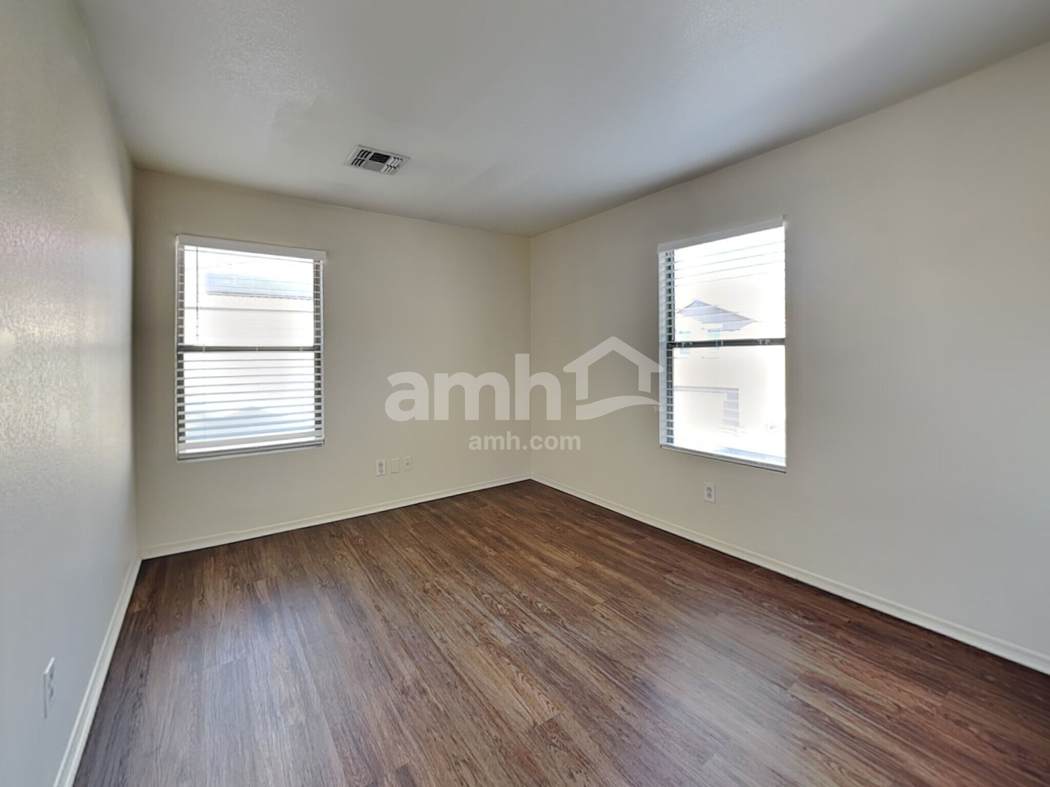 Building Photo - 9680 N 82nd Ln