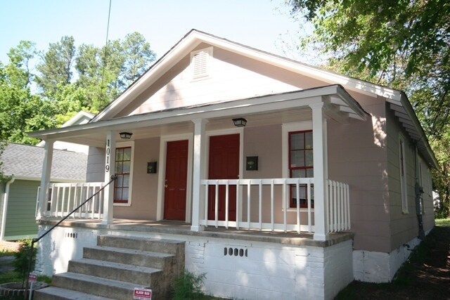 Primary Photo - 1019 Sedgefield St