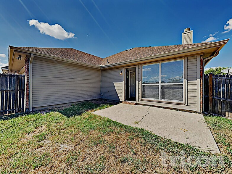 Building Photo - 1024 Kory Dr