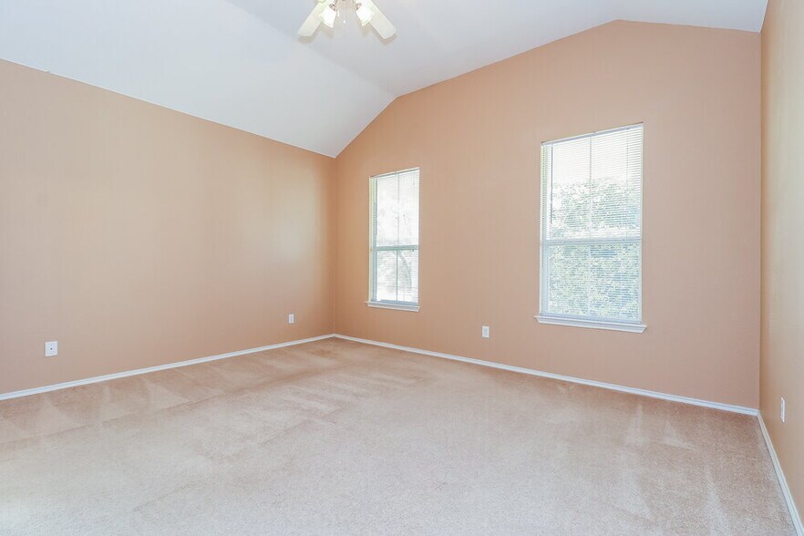 Building Photo - 9401 Waterman Dr