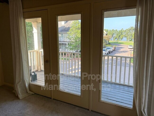 Building Photo - 958 Harbor View Dr