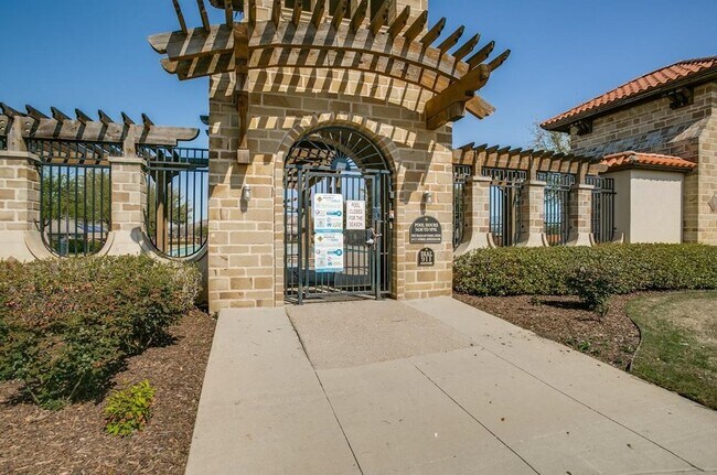 Building Photo - 369 Magma Dr