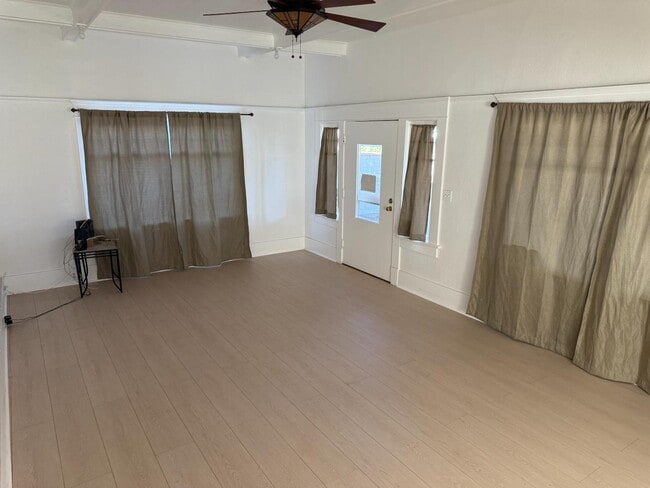 Building Photo - 563 San Francisco Ave