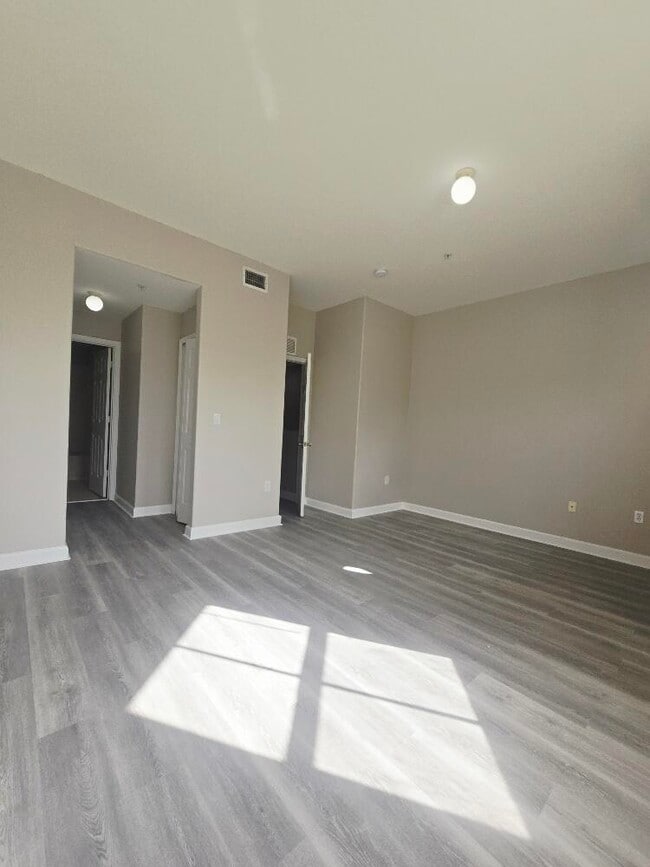 Building Photo - 3803 Shoma Dr