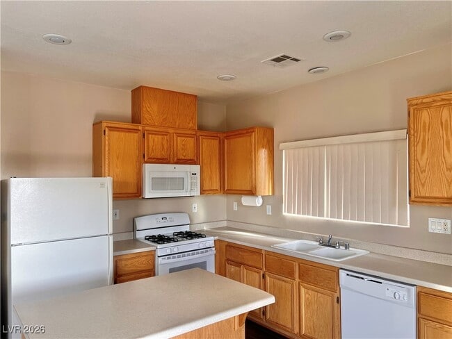 Building Photo - 11613 Grotta Azzurra Ave