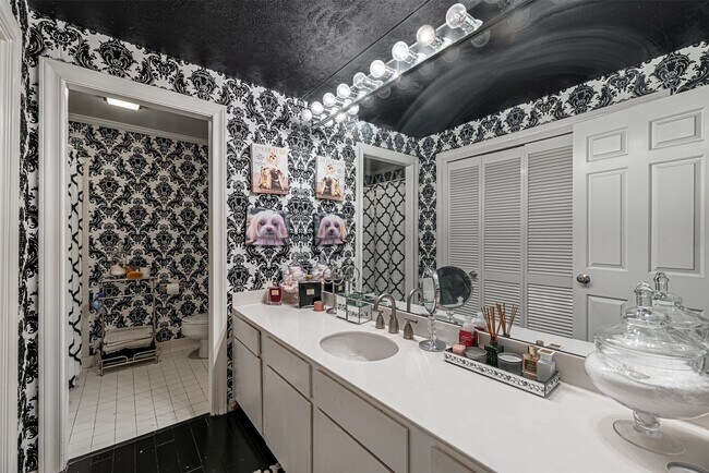 Building Photo - 661 Bering Dr
