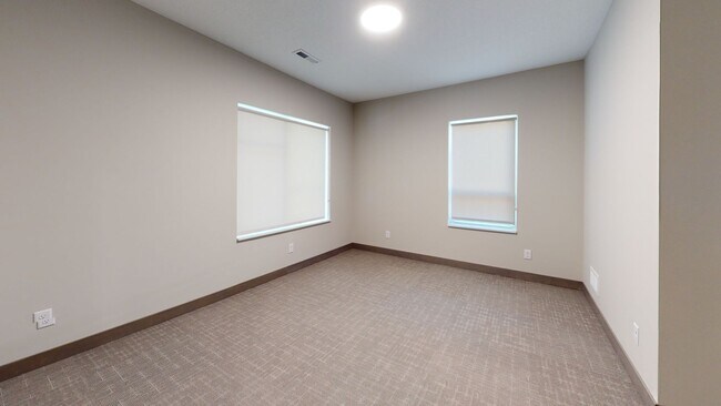 Building Photo - 6th St Triplex