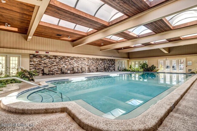 Building Photo - 3906 Mission Dr