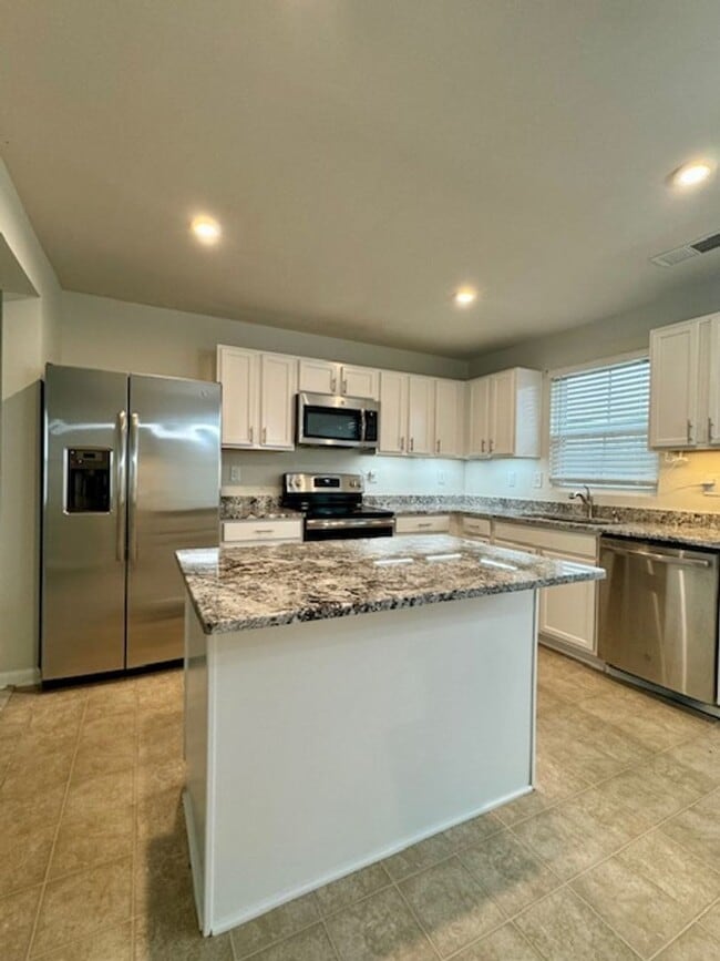 Building Photo - $199 ADMIN FEE WAIVED FOR LEASE STARTING ON-OR-BEFORE 5/1