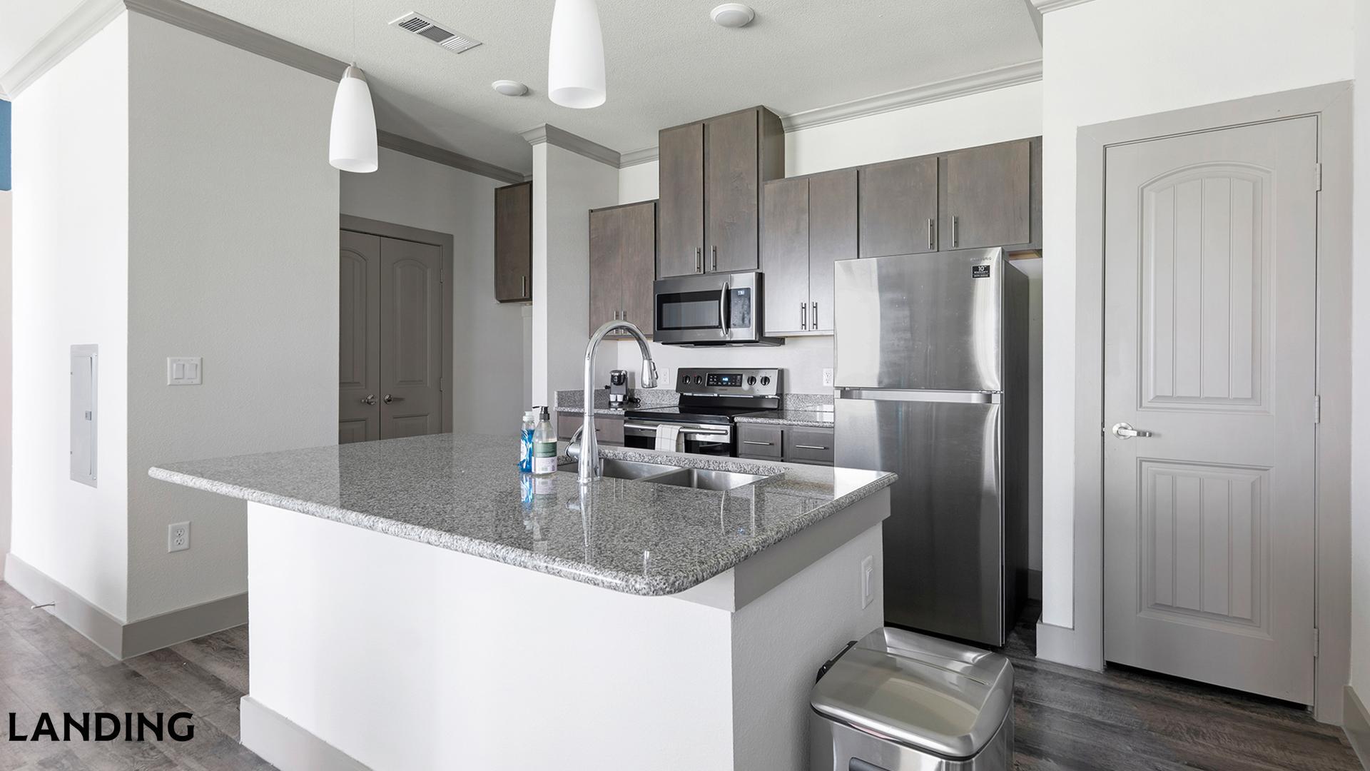 Building Photo - 12500 Shadowglen Trce