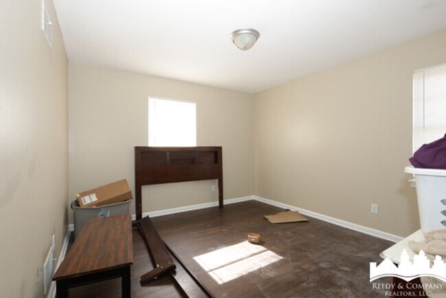 Building Photo - 4887 Peace St