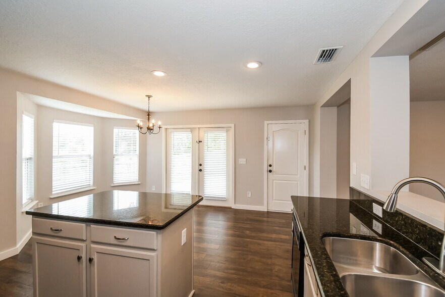 Building Photo - 2139 Fresco Dr