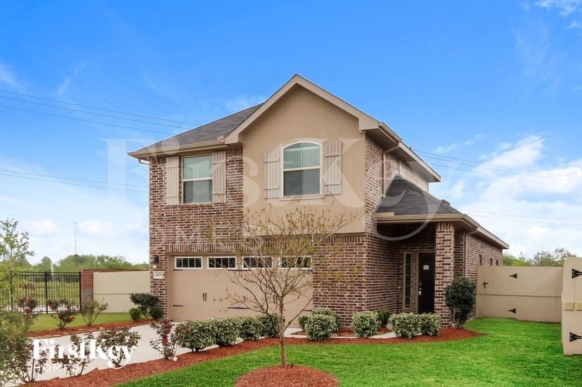 Building Photo - 1409 Woods Lake Ct