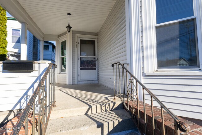 Building Photo - 104 Lawrence St