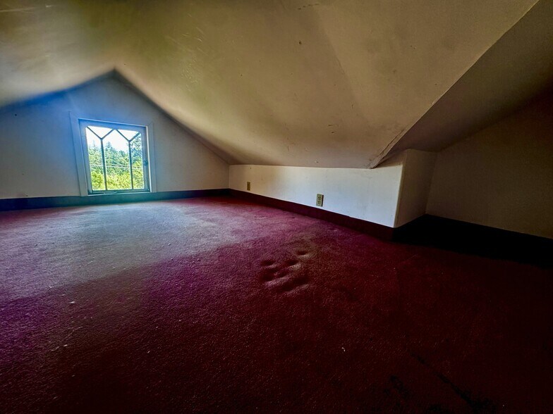 Building Photo - 912 Grandview Rd