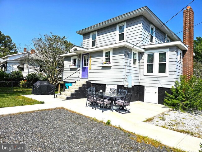 Primary Photo - 407 Myrtle St