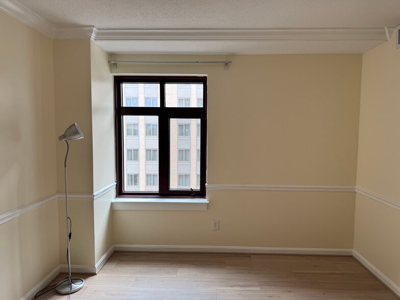 Bedroom #2 - 2400 Clarendon Blvd