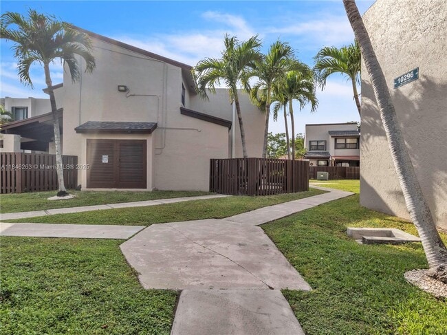 Building Photo - 10300 NW 9th St Cir