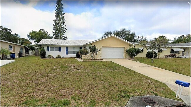 Primary Photo - 1468 S Evergreen Ave