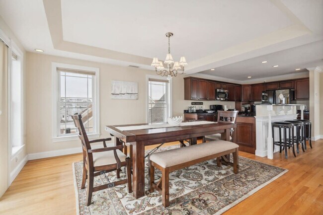 Building Photo - 9 Lowell St