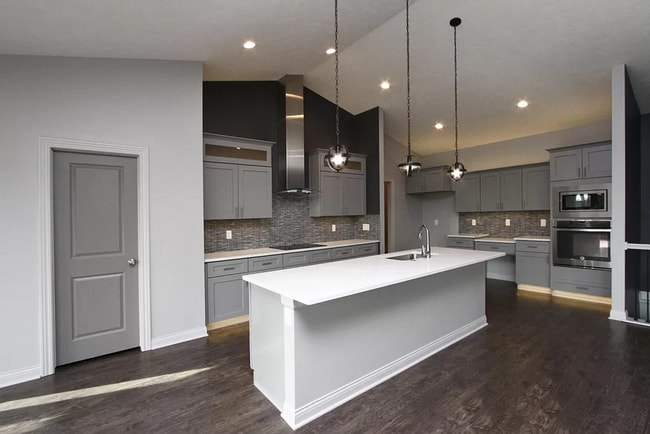 Building Photo - Beautiful 5 Bed/3 Bath House Available February 1st, 2026!