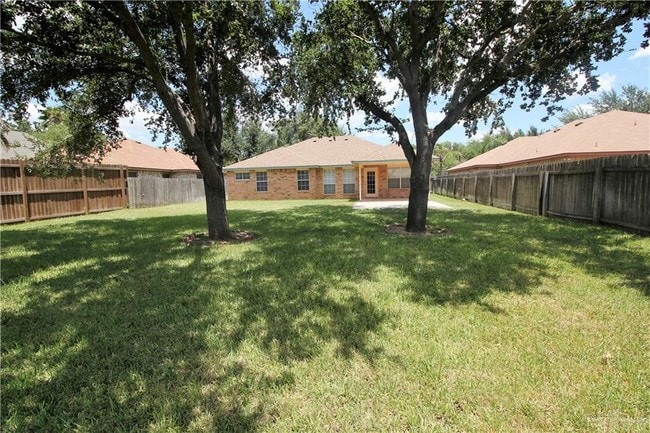 Building Photo - 26 Warbler Ave