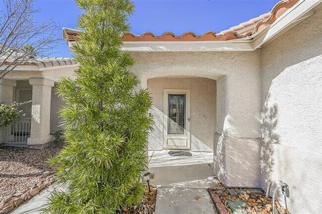 Building Photo - Fully Furnished - Turn Key - Short Term 31days+ - Sleeps up to 7