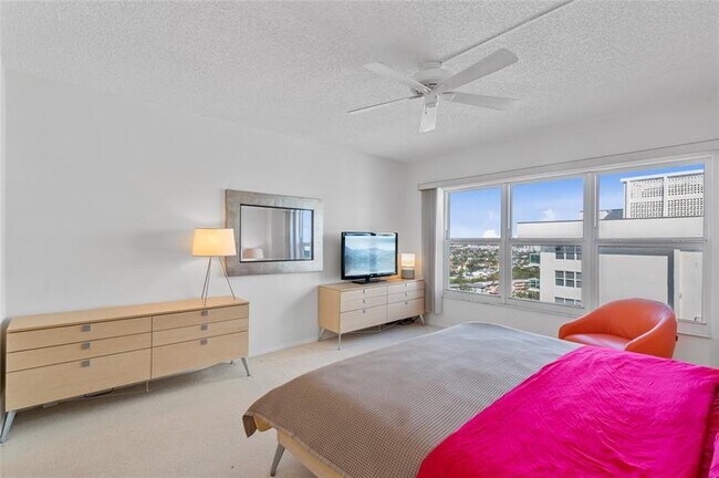 Building Photo - 3850 Galt Ocean Dr