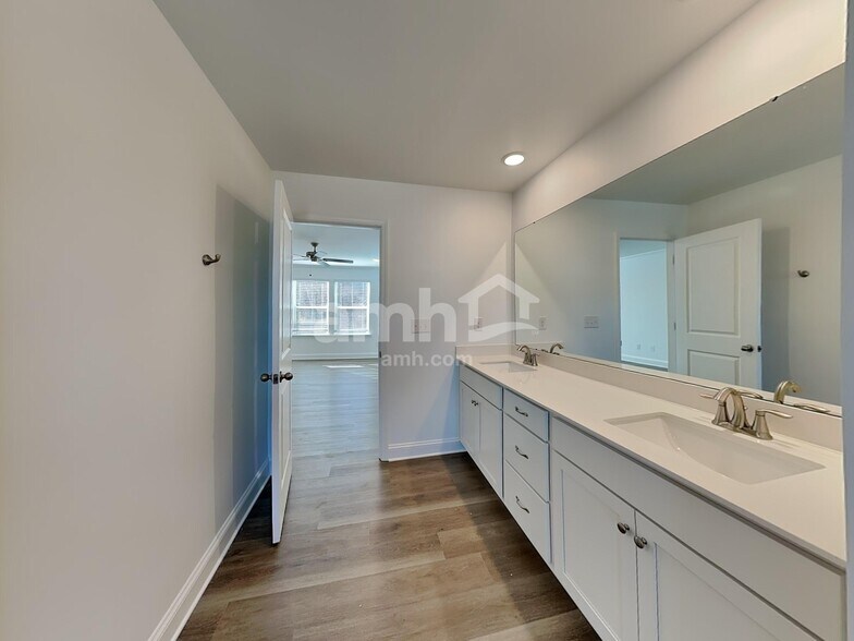 Building Photo - 3521 Jefferson Cor Ln