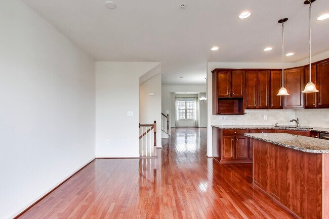 Building Photo - Beautiful Garage Townhouse in Poplar Run - Minutes to Glenmont METRO & I-200!