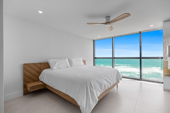 Building Photo - 10410 S Ocean Dr